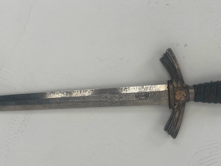 #81-•-#4275-•-wwii-german-luftwaffe-dagger-12"-blade-and-18"-overall-length-image-8