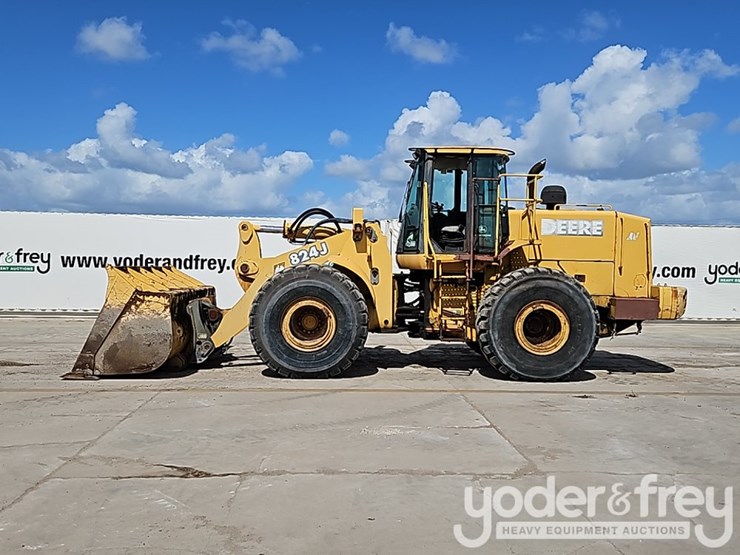 2003-deere-824j-image-3
