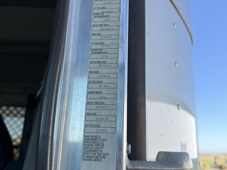 2009-kenworth-t800-image-21