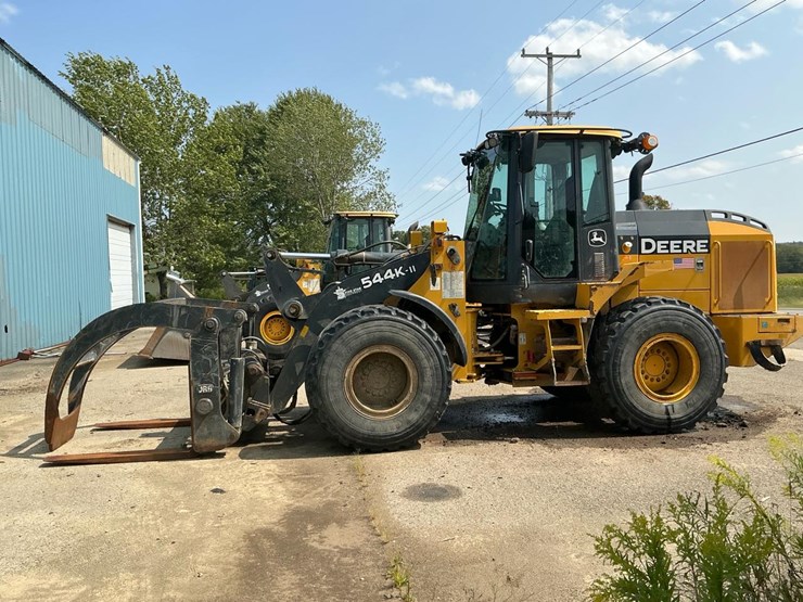 2018-deere-544k-image-9