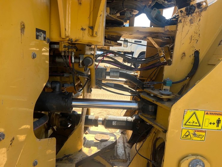 2016-caterpillar-950m-image-24