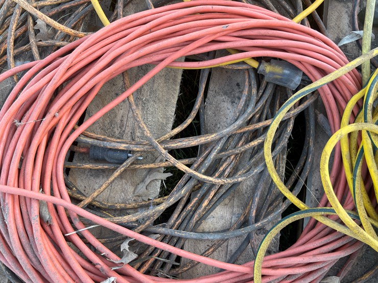 #5068-•-pallet-of-extension-cords-image-9