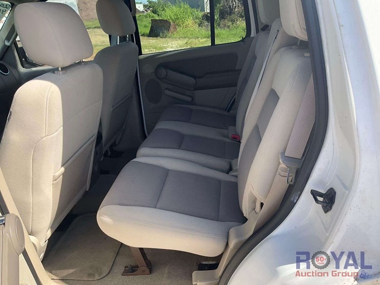 2007-ford-explorer-image-21