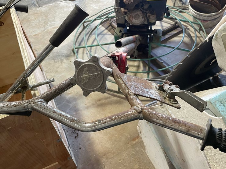 #1936-•-whiteman-concrete-finishing-machine-image-9