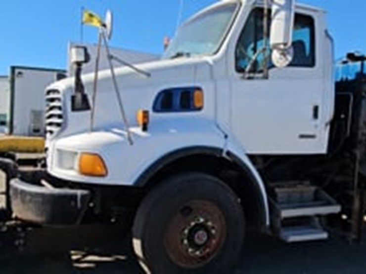2006-sterling-lt8500-image-5