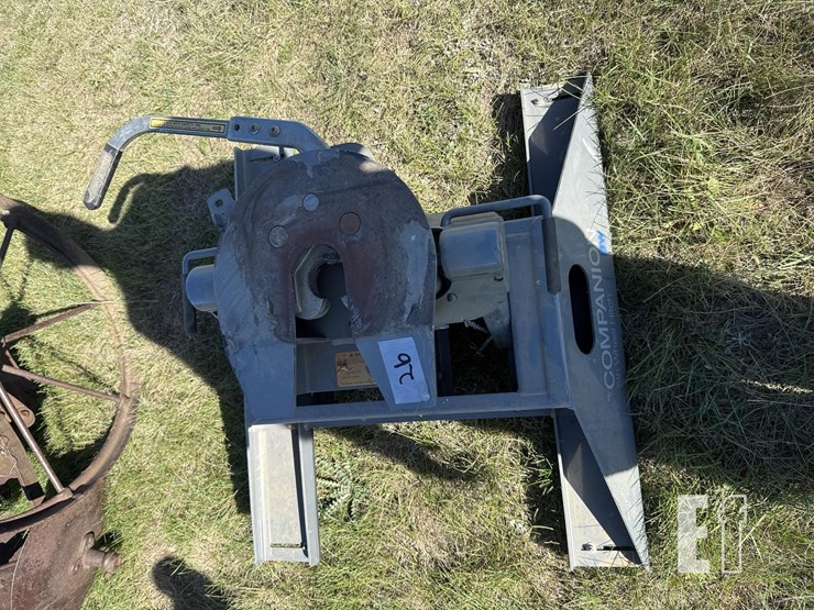 bw-camper-5th-wheel-hitch-image-1