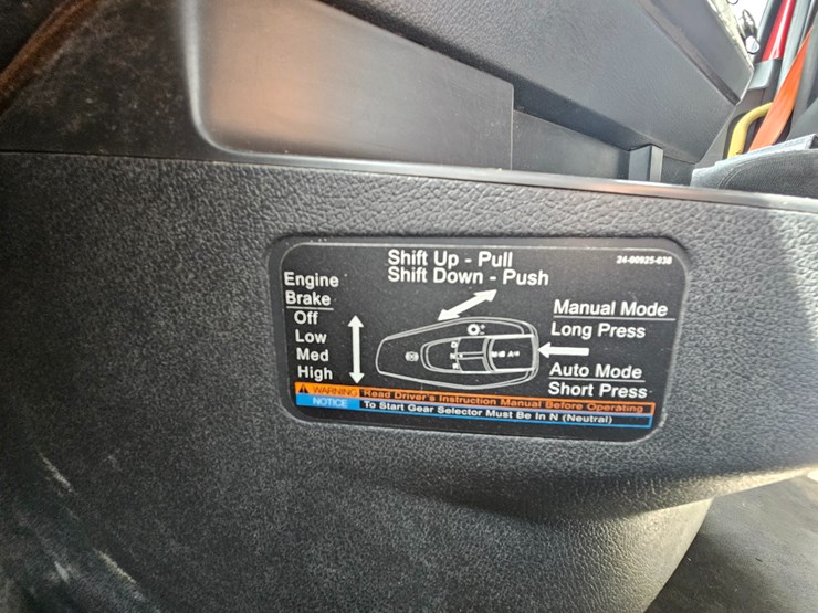 2019-freightliner-cascadia-126-image-66
