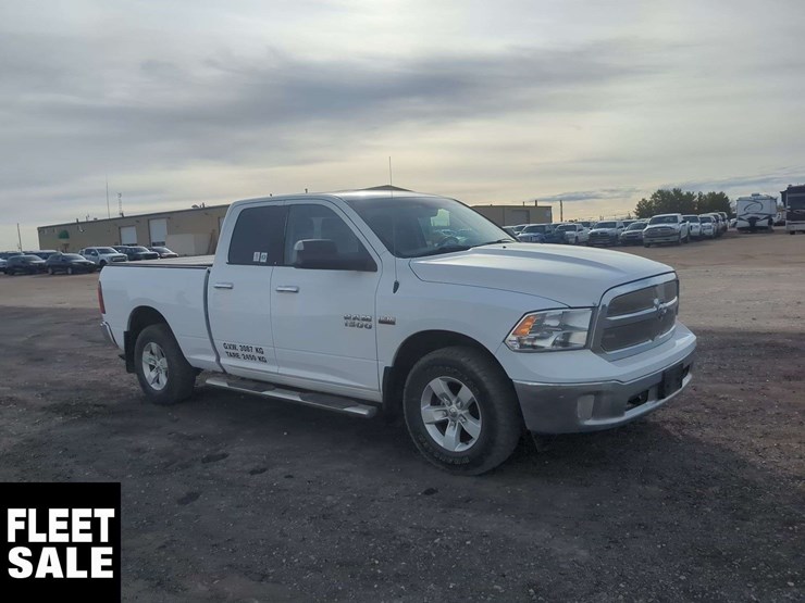 2014-ram-1500-slt-image-2