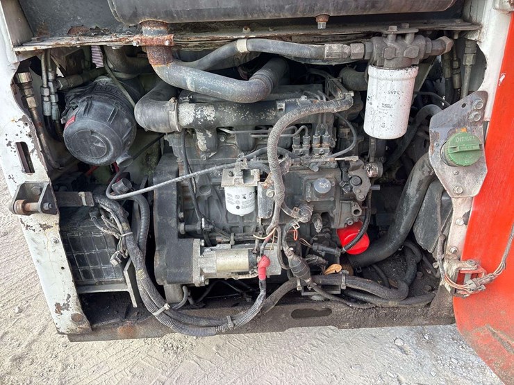 2012-bobcat-t110-image-9