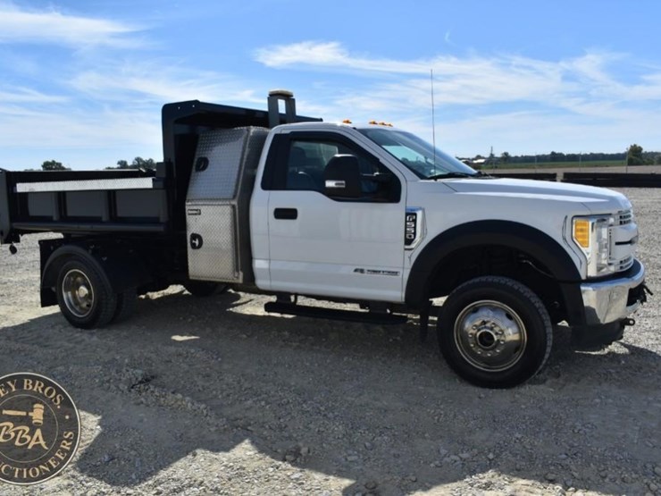 2017-ford-f550-image-22
