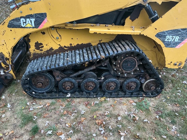 2010-caterpillar-257b-image-24