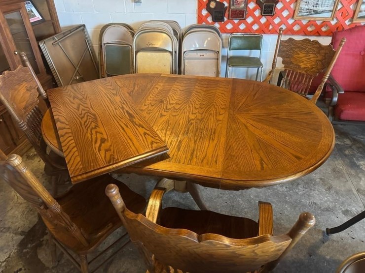 oak-table-&-4-chairs-image-3