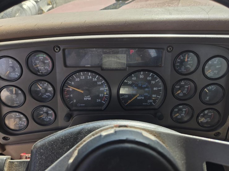 2005-mack-cl733-image-65