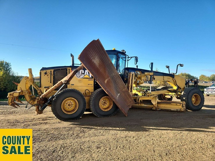2015-caterpillar-14m-image-23
