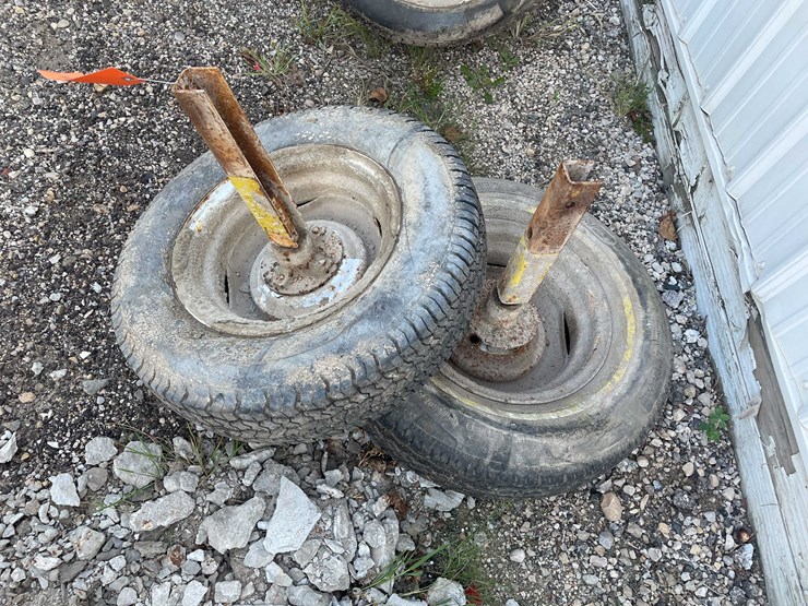 #1928-•-(2)-tires-image-2