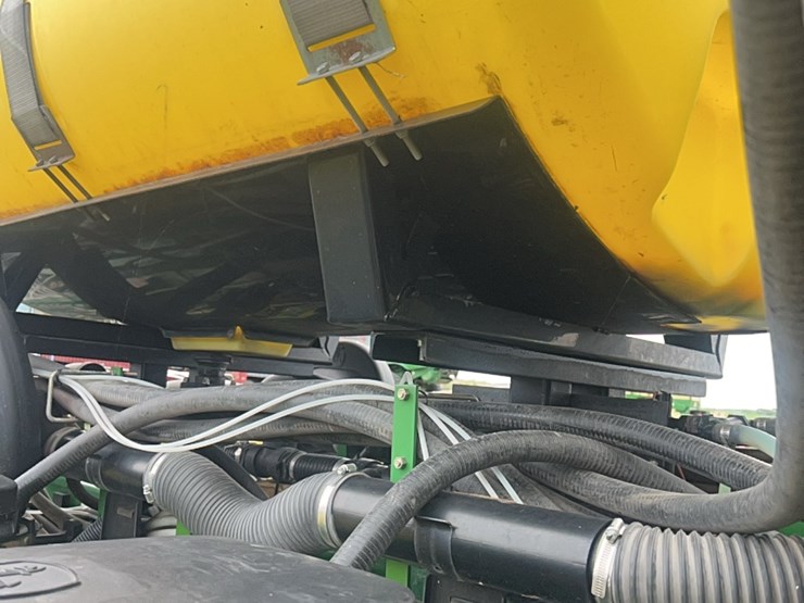 john-deere-16-image-26