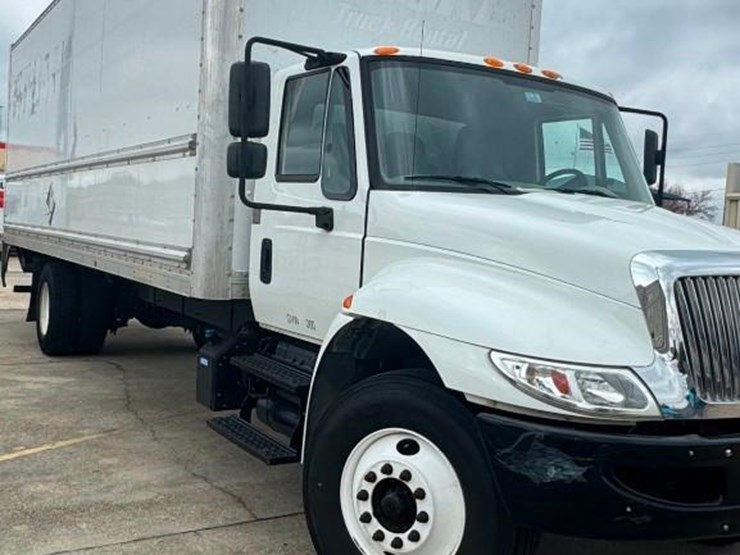 2019-international-durastar-4300-image-2