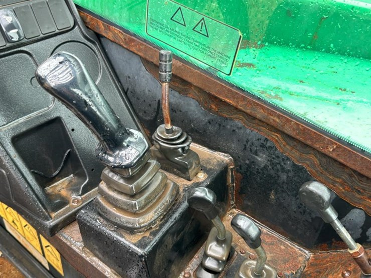 2013-jcb-507-42-image-24