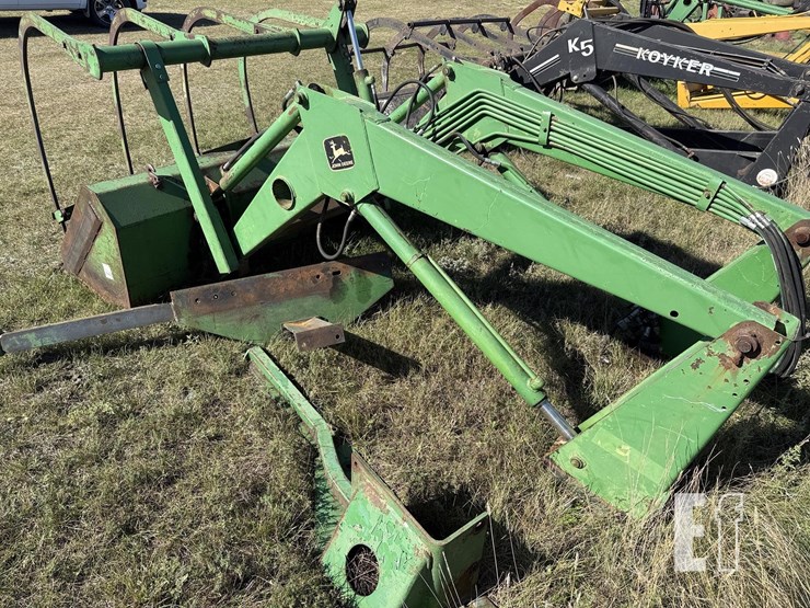 john-deere-148-image-4