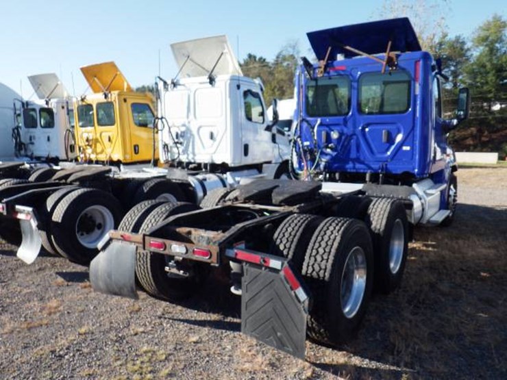 2019-freightliner-cascadia-125-image-5