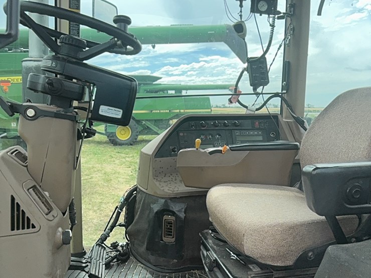 john-deere-8300-image-24