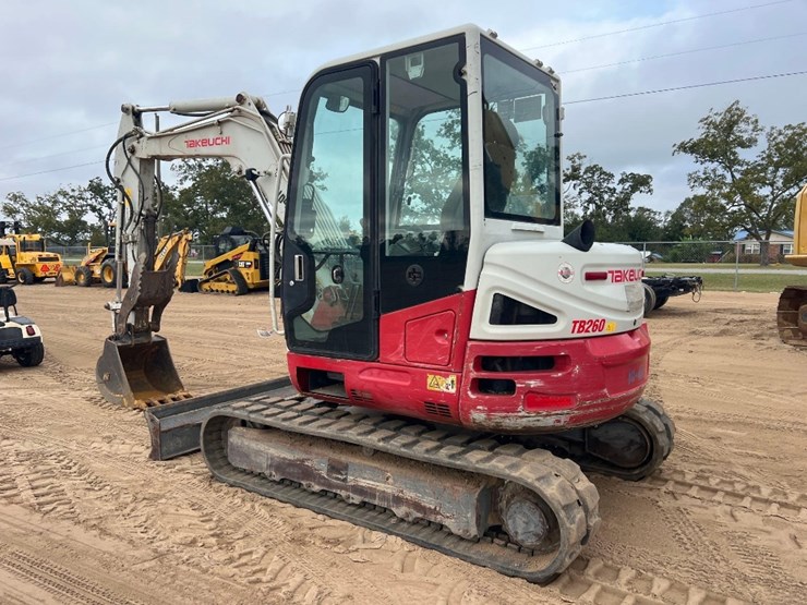 takeuchi-tb260-image-2