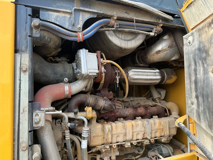 2018-deere-544k-image-43