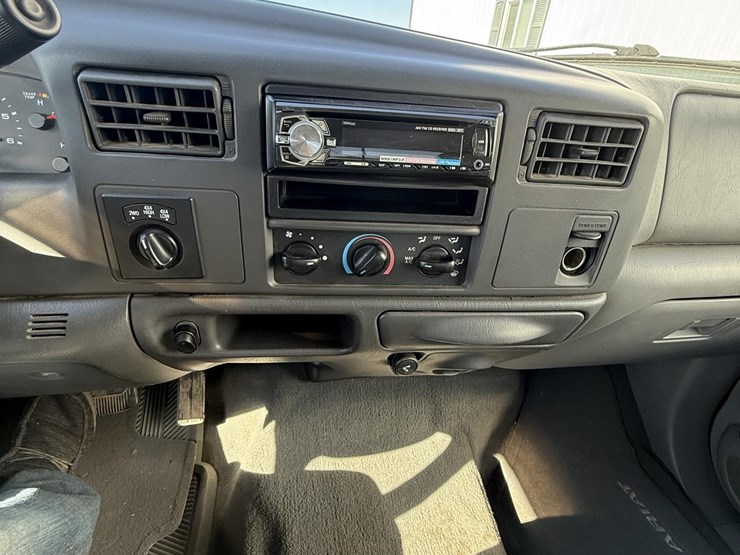 2002-ford-f250-lariat-image-9