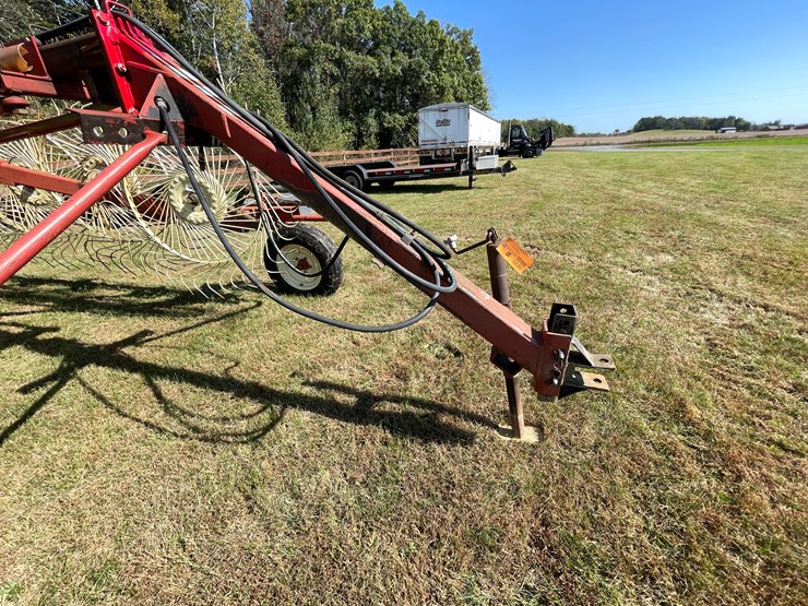 #1670-•-h&s-hi-capacity-wheel-rake-image-11