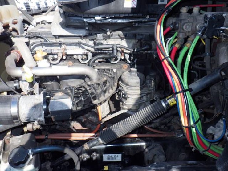 2018-freightliner-cascadia-126-image-13