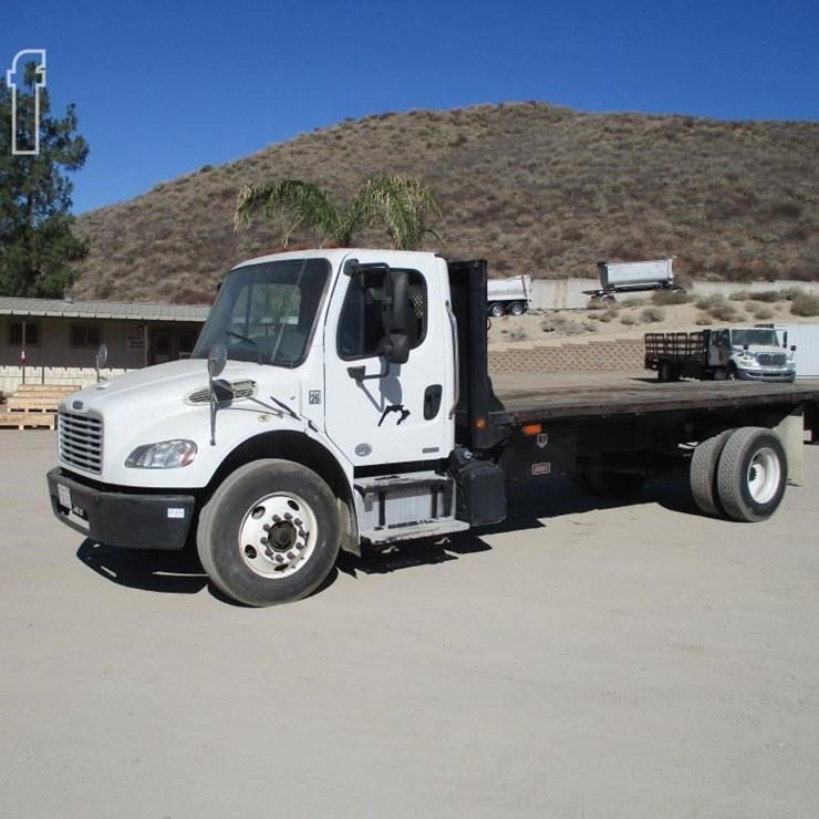 2012 FREIGHTLINER BUSINESS CLASS M2 106