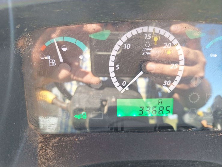 2018-john-deere-5055e-image-41