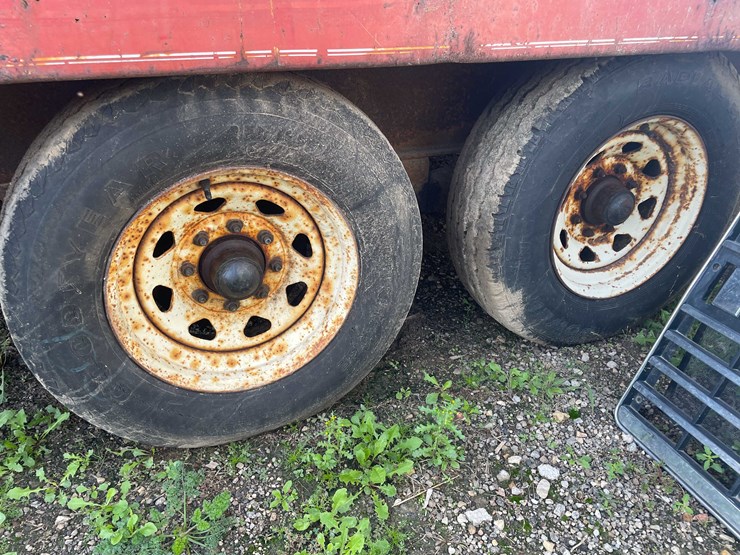 #1892-•-1991-hillsboro-dual-axle-gooseneck-flatbed-trailer-(has-wi-title)-image-6