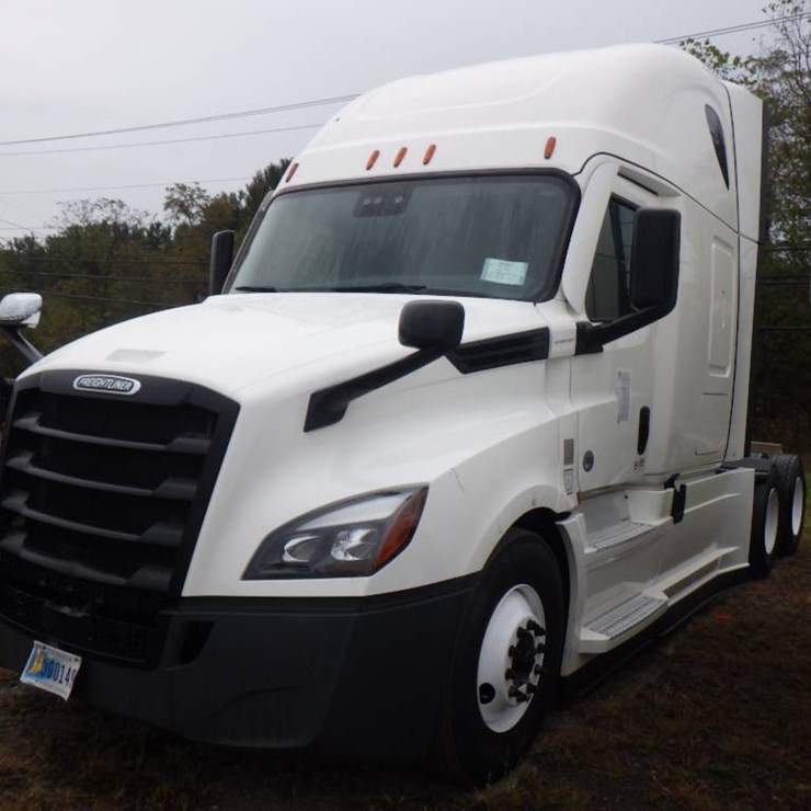 2021 FREIGHTLINER CASCADIA 126