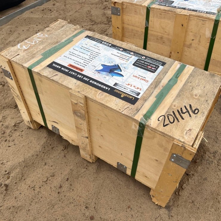 UNUSED LANDHONOR LHR-CIA200 - 200# CAST IRON ANVIL