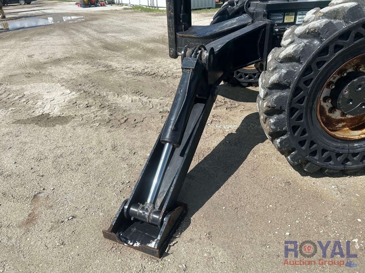 2014-jlg-g12-55a-image-10