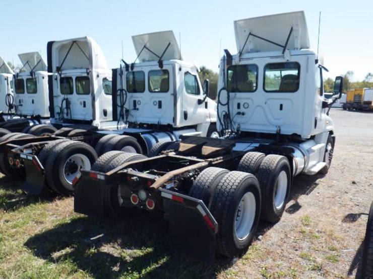 2019-freightliner-cascadia-125-image-5