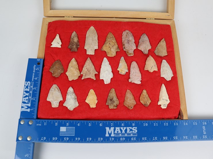 #65-•-#4171-•-(35)-framed-native-american-artifacts-image-2