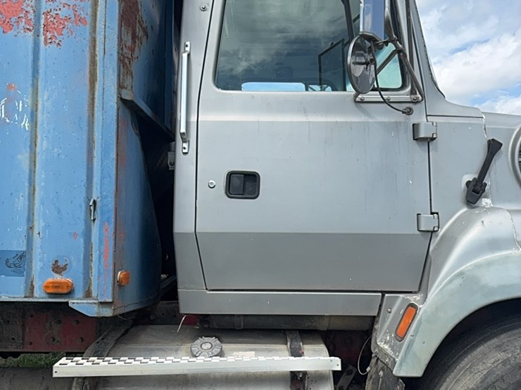 1995-ford-l9000-image-16