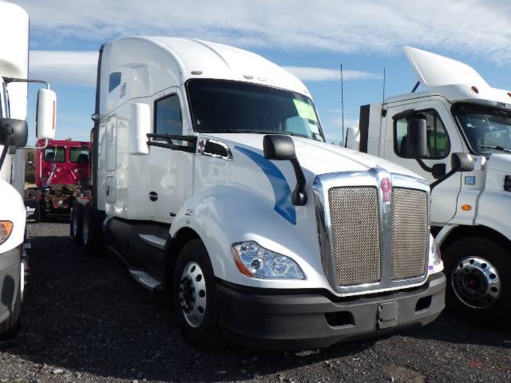 2016-kenworth-t680-image-2