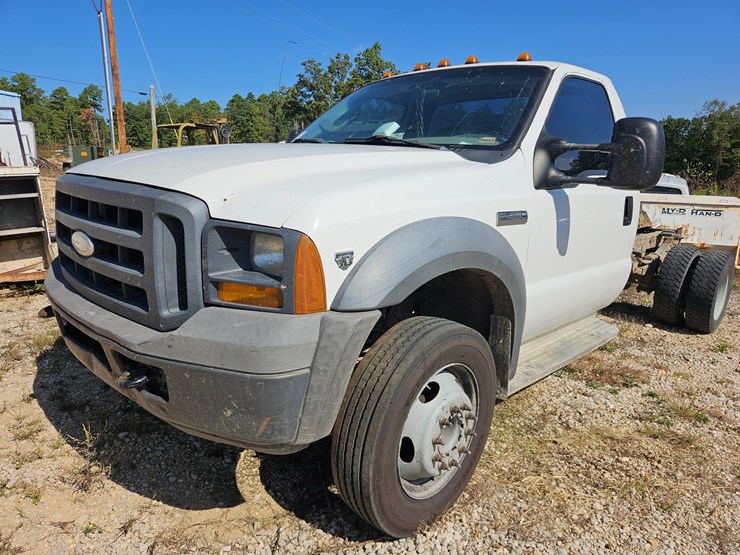2005-ford-f450-image-1