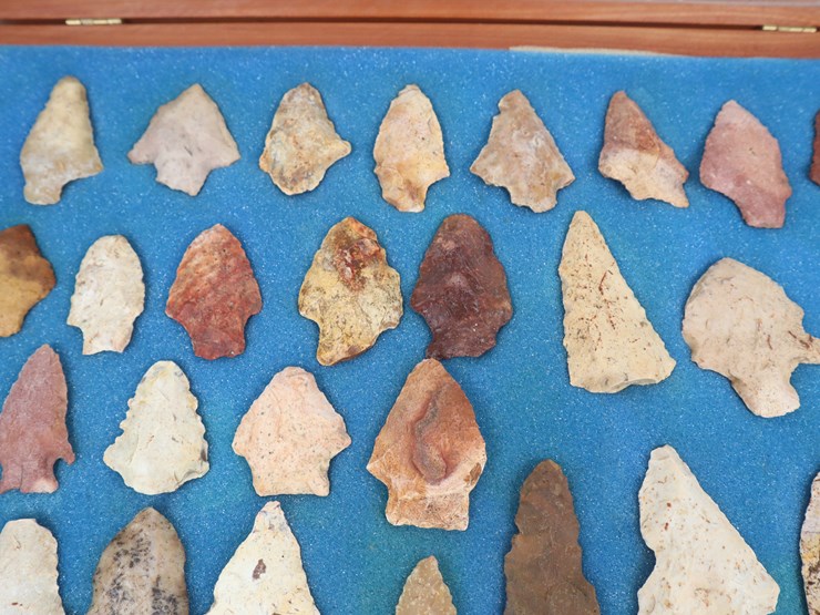 #60-•-#4166-•-(30)-framed-native-american-artifacts-image-5