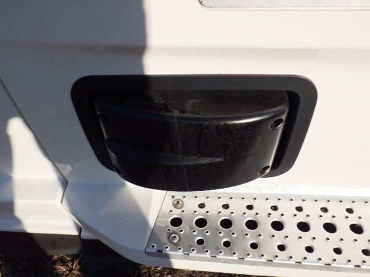 2021-freightliner-cascadia-126-image-4