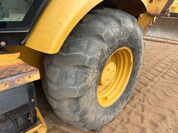2015-caterpillar-420f-it-image-16