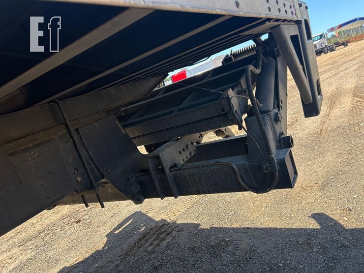 2019-hino-268-image-23
