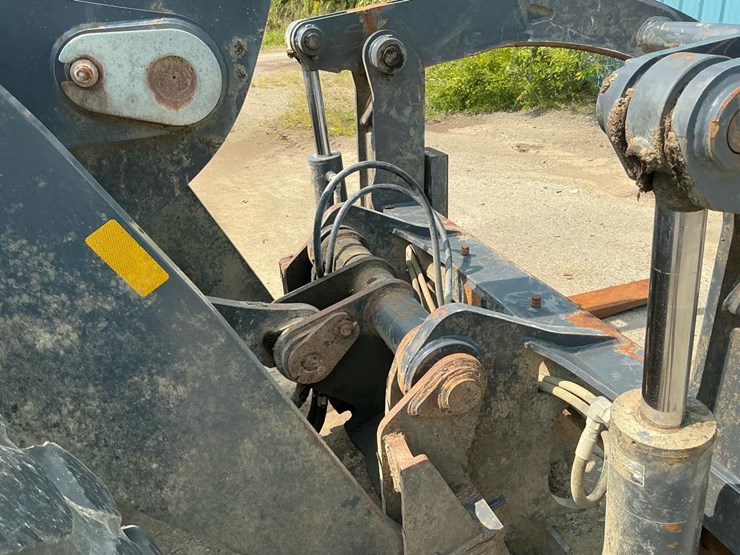 2018-deere-544k-image-16