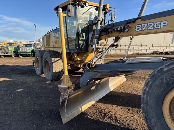 2011-deere-872gp-image-14