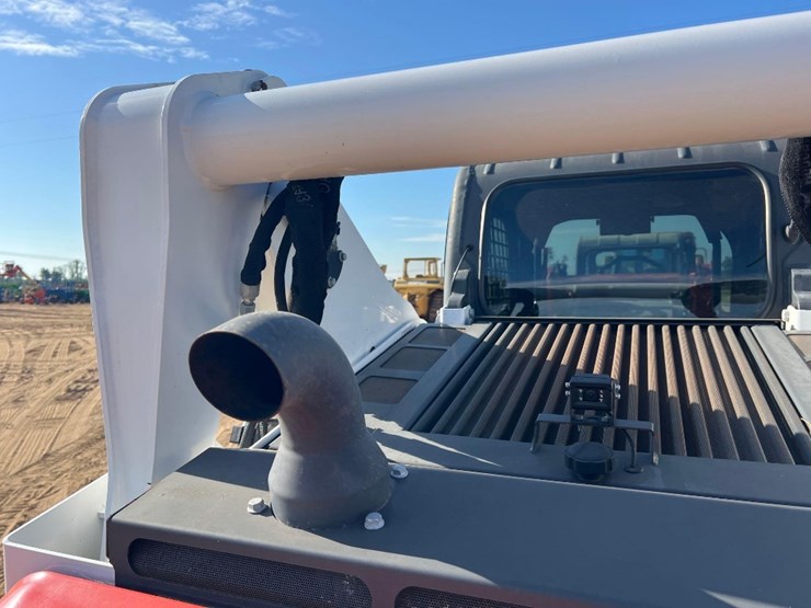 2023-bobcat-t770-image-21