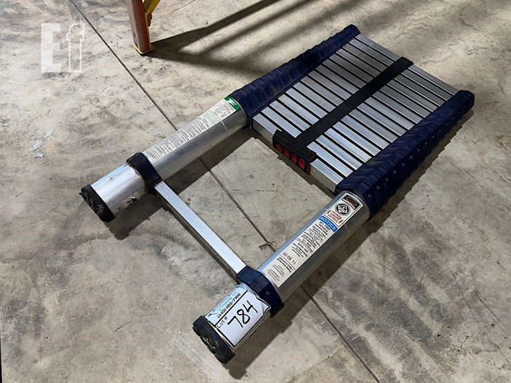 unknown-15.5'-aluminum-extension-ladder-image-1