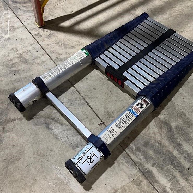 UNKNOWN 15.5' ALUMINUM EXTENSION LADDER